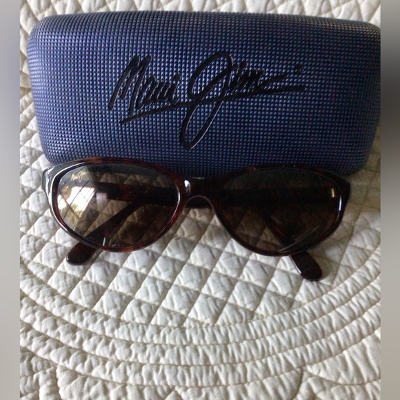 Maui Jim Accessories - Maui Jim Sunglasses w/case